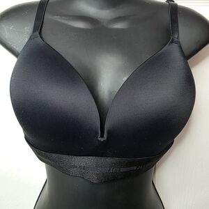 Victoria Secret Pink Wear Everywhere Wireless Push-up Bra Black